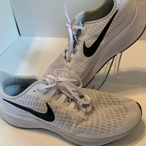 Nike Pegasus Zoom 37, Mens size 10, white/black